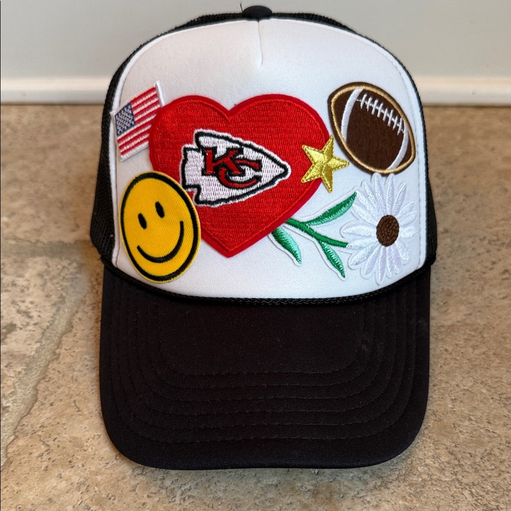 Women’s Kansas City Chiefs Black and White Trucker Hat with Patches